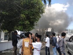 Dinilai Melanggar Aturan, Bupati Kabupaten Sula Didemo