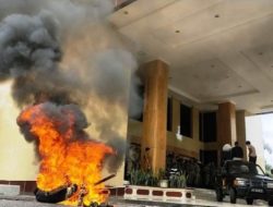 Pemprov Malut tak Tepati Janji, Kantor Gubernur Jadi Sasaran