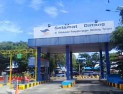 Minggu, Pelabuhan di Kota Ternate Masih Padat