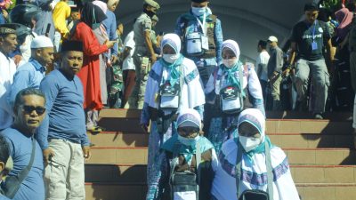 Lepas JCH, Bupati Halbar Titip Pesan Penting untuk Pendamping Haji