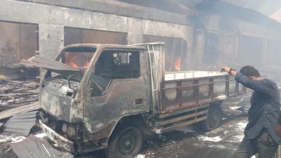 17 Kamar Kos, 14 Lapak dan Tiga Mobil Ikut Terbakar