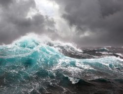 Waspada…! Gelombang di Perairan Maluku Utara Setinggi 3 Meter