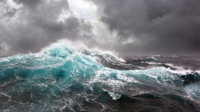 Waspada…! Gelombang di Perairan Maluku Utara Setinggi 3 Meter