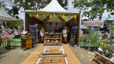 Tampilkan Sejumlah Kerajinan di HKG, PKK Taliabu Optimis Juara