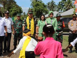 TNI Gelar Pengobatan Gratis dan Pasar Murah di Halmahera Utara