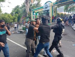 Satu Perwira Polisi Luka Sobek di Kepala, 15 Mahasiswa Ditangkap