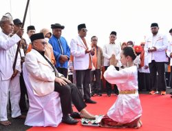 Sambangi Kesultanan Ternate, Presiden PKS Salurkan Bantuan Rp 100 Juta