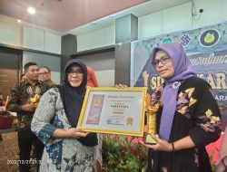 Disnakertrans Malut Beri Penghargaan Siddhakarya ke Perusahaan dan UMKM