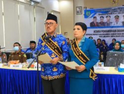 Bupati dan Ketua Tim PKK Halbar Dikukuhkan Jadi Duta Orang Tua Hebat