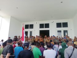 Kesal dengan Kebijakan DKP, Puluhan Nelayan Sula Geruduk Kantor Bupati