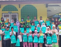 Yakesma Malut Salurkan Paket Mukena dan Sarung kepada Siswa Kurang Mampu