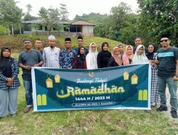 Alumni 99 SMA Negeri 1 Sanana Berbagi Takjil