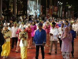Baju Adat Ternate Hiasi Acara Karnaval dan Pawai Budaya di Makassar