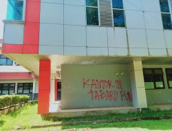 Kantor Bupati Halmahera Barat jadi Sasaran Aksi Vandalisme 