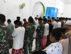 Satgas TMMD ke-117 Kodim 1510/Sula Salat Jumat Bersama Warga Wailau