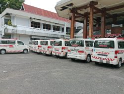17 Agustus, Wali Kota Ternate Serahkan Ambulans untuk 8 Kecamatan