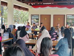 Pedagang Pandara Kananga Diminta Pakai Baju Adat saat Berjualan