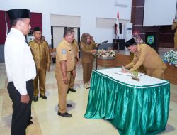 Pemkab Halmahera Barat Serahkan SK CPNS dan PPPK