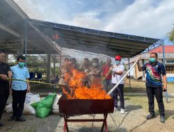 Kejari Halmahera Timur Musnahkan Barang Bukti 10 Perkara