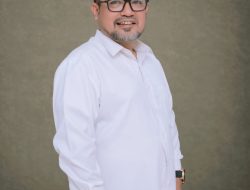 Laki-laki Anies, Guru dan Dosen