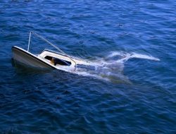 Bermuatan 7 Orang, Speedboat Sidangoli-Ternate Tenggelam
