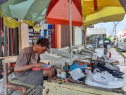 Buah Kesabaran Tukang Sol Sepatu di Ternate
