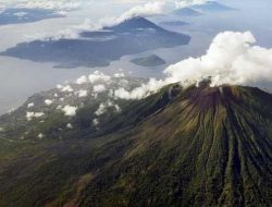 Gunung Gamalama Berstatus Waspada, Warga Diminta Jauhi Radius 1,5 Km