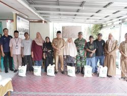 76 Warga Maliaro Terima Bantuan Beras dari Pemkot Ternate