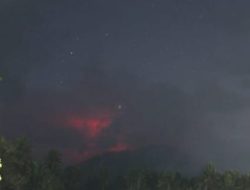 Gunung Ibu di Halmahera Barat Erupsi, Kolom Abu Setinggi 2.000 Meter
