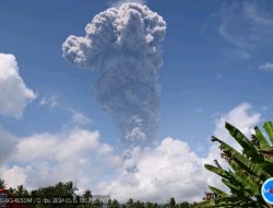 Letusan Gunung Ibu Terjadi Siang Ini, Kolom Abu Capai 5 Km 