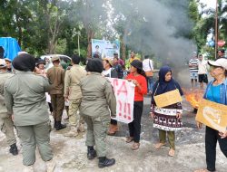 Kades di Halbar Diduga Jual Sapi Kurban Bantuan Pemda, Warga Demo Minta Dicopot