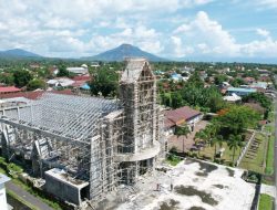 Haji Robert Komitmen Rampungkan Pembangunan Gereja Pusat GMIH Immanuel Tobelo