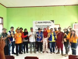 Prihatin Korban Banjir di Rua, Presdir NHM Beri Bantuan Stimulan