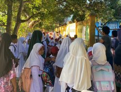 Tidak Transparan, Kepsek SD Negeri 69 Ternate Didemo