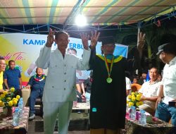 Kenakan Toga dan Seragam Kades, Emak-emak Loleo Jaya Sampaikan Keluhan ke Rusli-Rio