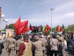 Pemkot Ternate Didemo Terkait Masalah Sampah dan Pungli di Pasar