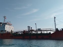 Kapal Tanker di Morotai Diduga Bongkar Muat Ratusan Ton BBM Ilegal