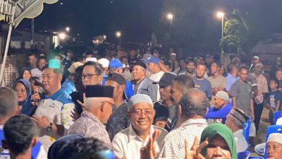 Disambut Antusias Warga Waitina, Benny Laos Serukan Pilih Cagub Cerdas di Pilgub Maluku Utara