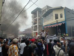 Kepung Kantor KPU, Massa Aksi Protes Kecurangan Pilkada Maluku Utara