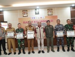 Pj Gubernur Malut Paparkan Penanganan Banjir Rua di Hadapan Menko PMK