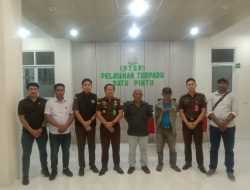 Dua Tersangka Kasus Korupsi Seragam Linmas Dilimpahkan ke Kejari Halbar