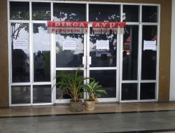 Upah Retribusi Belum Dibayar, Kantor Disperindag Ternate Diboikot