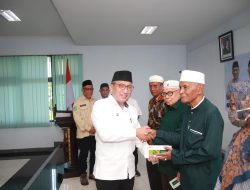 Ratusan Imam hingga Pengasuh TPQ di Ternate Terima Insentif
