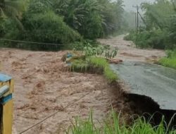 Jembatan Penghubung Dua Desa di Halmahera Utara Putus Diterjang Banjir