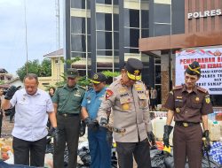 Ribuan Liter Miras Dimusnahkan Polda dan Polres Ternate