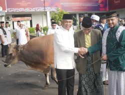 Wawali Ternate Salat Iduladha di Halaman Kantor Wali Kota, Sekkot di Masjid Kesultanan