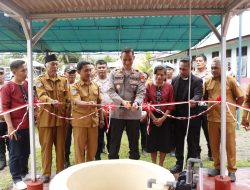 Kapolres Halmahera Selatan Resmikan Fasilitas Air Bersih di Desa Wayaua