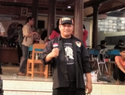 Wangi Cengkeh, Doa Santri, dan Jalan Pulang ke Lembahsari