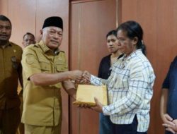 Pemprov Malut Serahkan Santunan Kematian kepada Keluarga Karyawan PT Sugonda