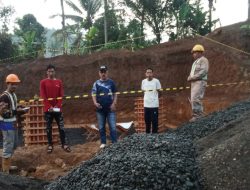 Bupati Halmahera Barat Tinjau 11 Titik Pembangunan Tower BTS 4G